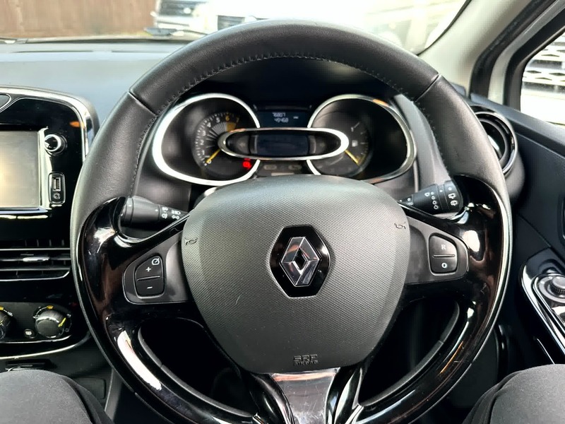 Used Renault Clio 2014 for sale - 76631149: Photo 12