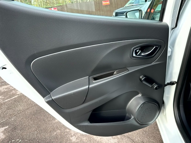 Used Renault Clio 2014 for sale - 76631149: Photo 33