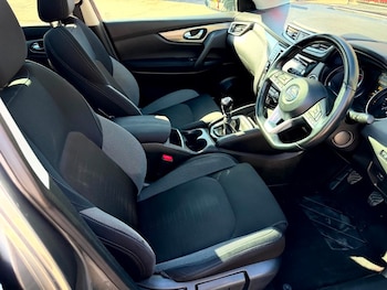 Used Nissan Qashqai 2017 for sale - 77976860: Photo