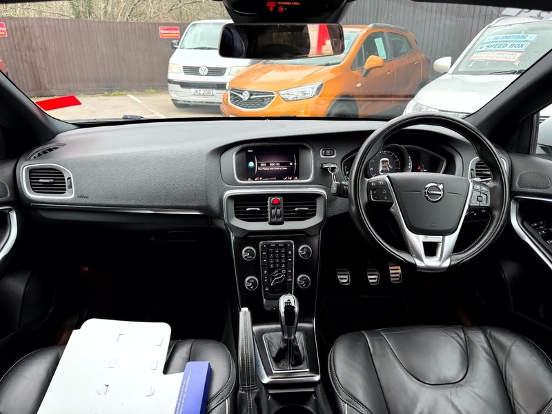 Used Volvo V40 2017 for sale - 77632284: Photo 10