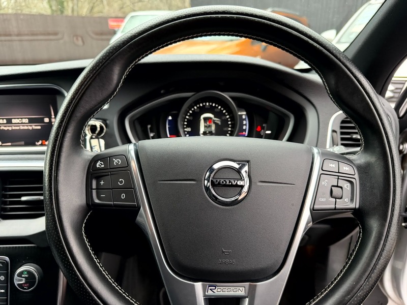 Used Volvo V40 2017 for sale - 77632284: Photo 11