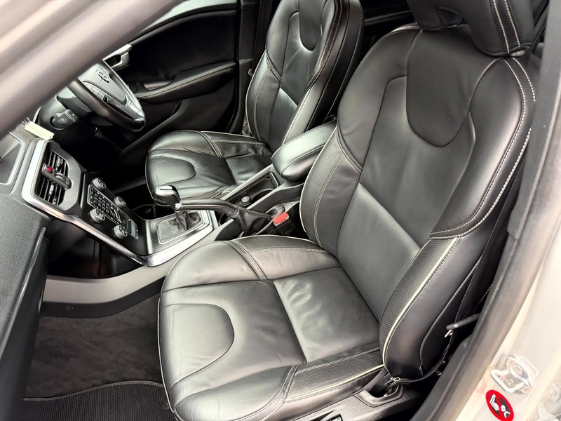 Used Volvo V40 2017 for sale - 77632284: Photo 7