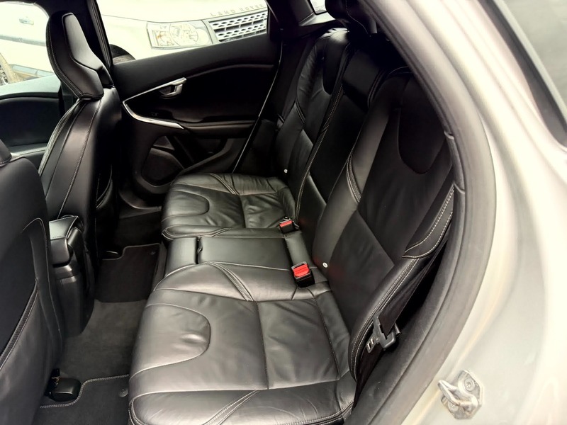 Used Volvo V40 2017 for sale - 77632284: Photo 8