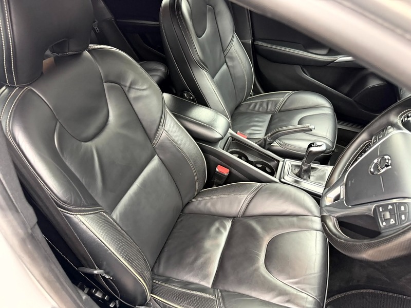 Used Volvo V40 2017 for sale - 77632284: Photo 9