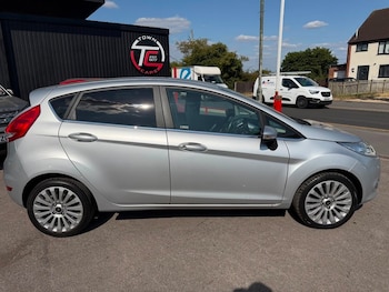 Used Ford Fiesta 2010 for sale - 79187383: Photo