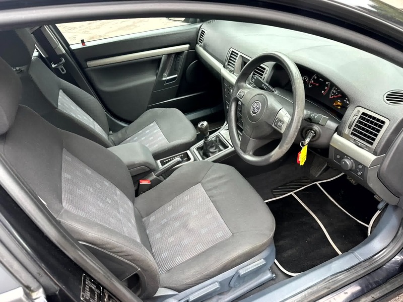 Used Vauxhall Vectra 2009 for sale - 75666790: Photo 4