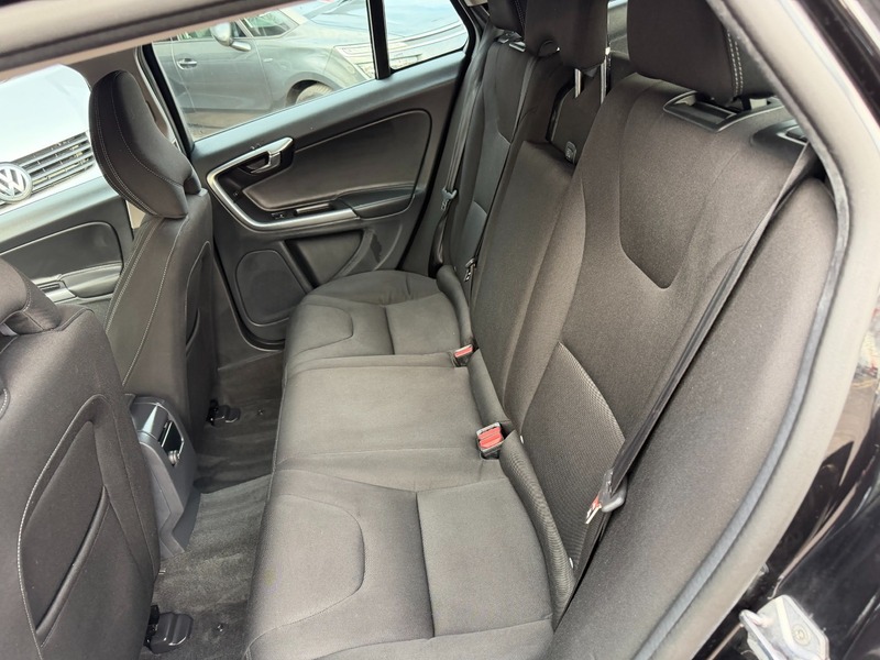 Used Volvo V60 2016 for sale - 78213191: Photo 10