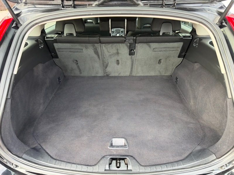 Used Volvo V60 2016 for sale - 78213191: Photo 6