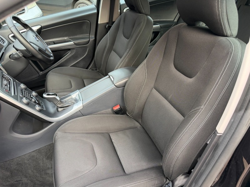 Used Volvo V60 2016 for sale - 78213191: Photo 9
