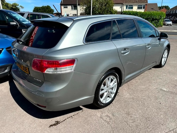 Used Toyota Avensis 2010 for sale - 75088216: Photo 2