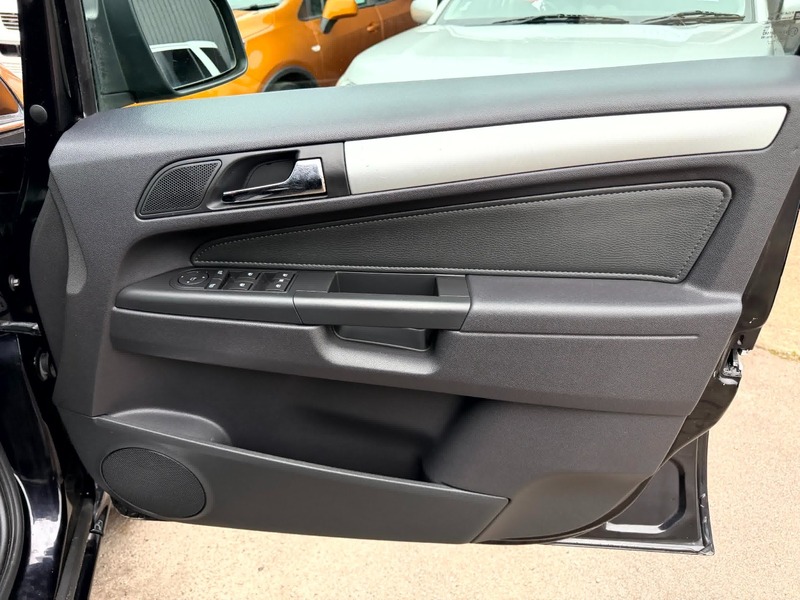 Used Vauxhall Zafira 2010 for sale - 77558363: Photo 15