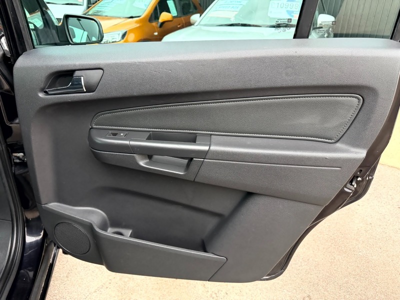 Used Vauxhall Zafira 2010 for sale - 77558363: Photo 17