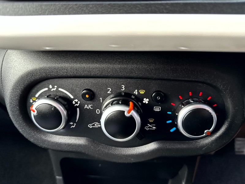 Used Renault Twingo 2015 for sale - 76855322: Photo 11