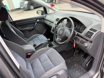 Used Volkswagen Touran 2011 for sale - 78758569: Photo