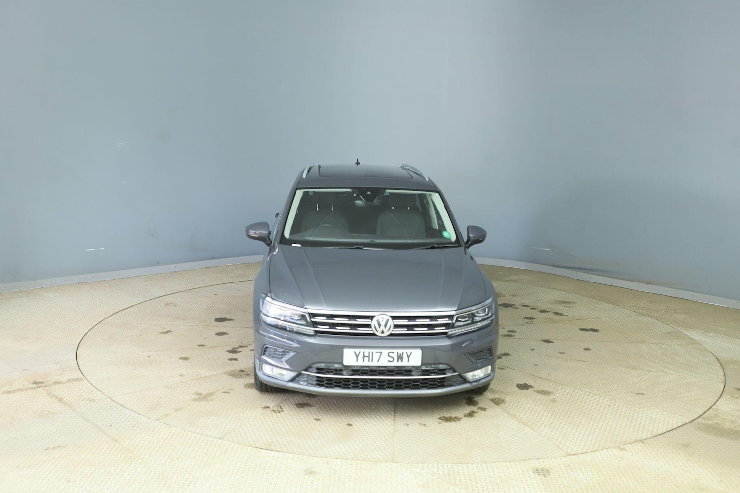 Used Volkswagen Tiguan 2017 for sale - 77940765: Photo 2