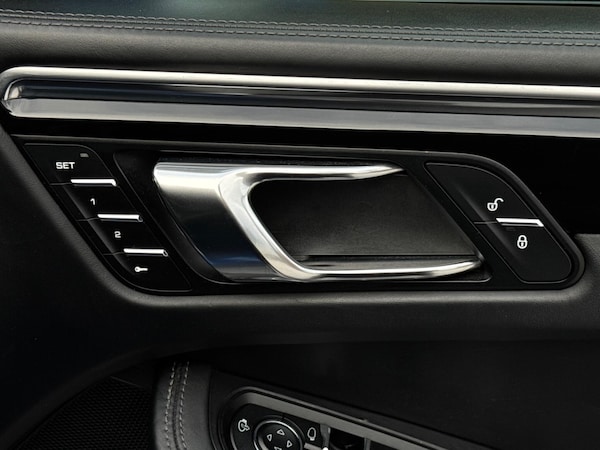 Used Porsche Macan for sale - 76122311: Photo 78
