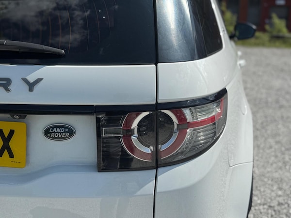 Used Land Rover Discovery Sport 2015 for sale - 74521546: Photo 16