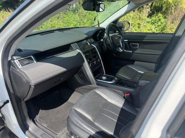 Used Land Rover Discovery Sport 2015 for sale - 74521546: Photo 28