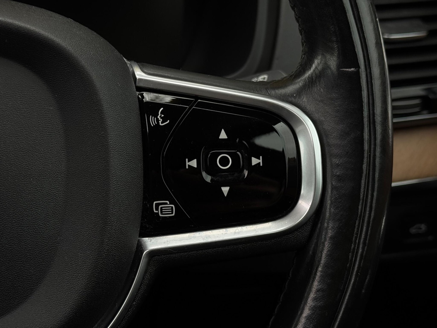 Used Volvo XC90 2015 for sale - 76377749: Photo 37