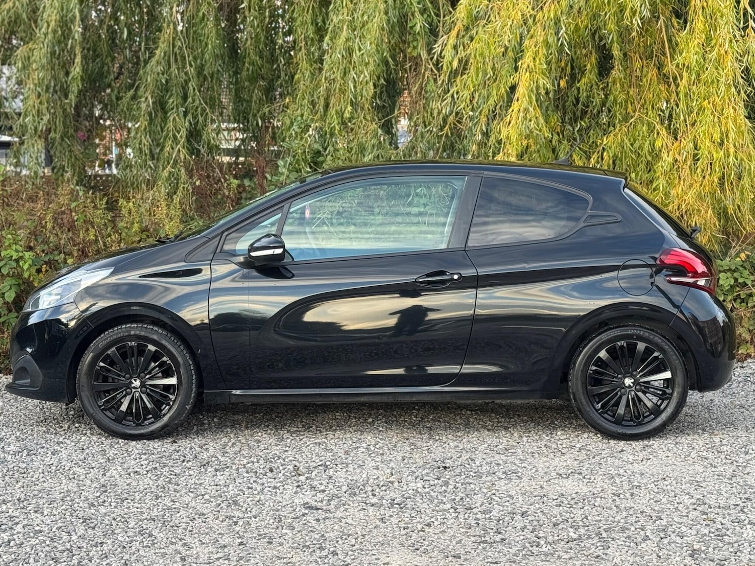 Used Peugeot 208 2017 for sale - 76239785: Photo 13