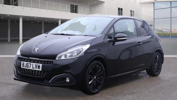 Used Peugeot 208 2017 for sale - 76239785: Photo 2