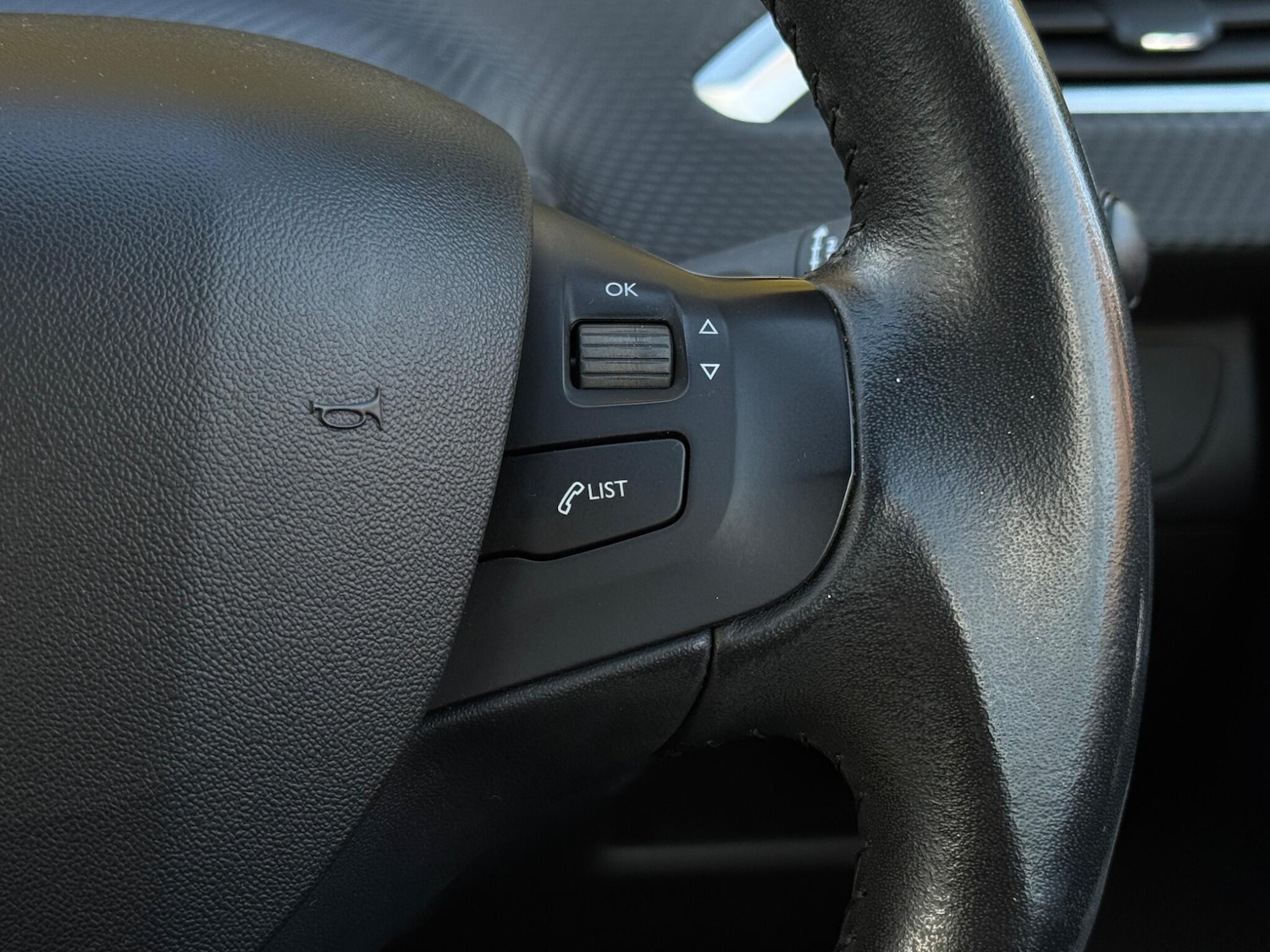 Used Peugeot 208 2017 for sale - 76239785: Photo 35