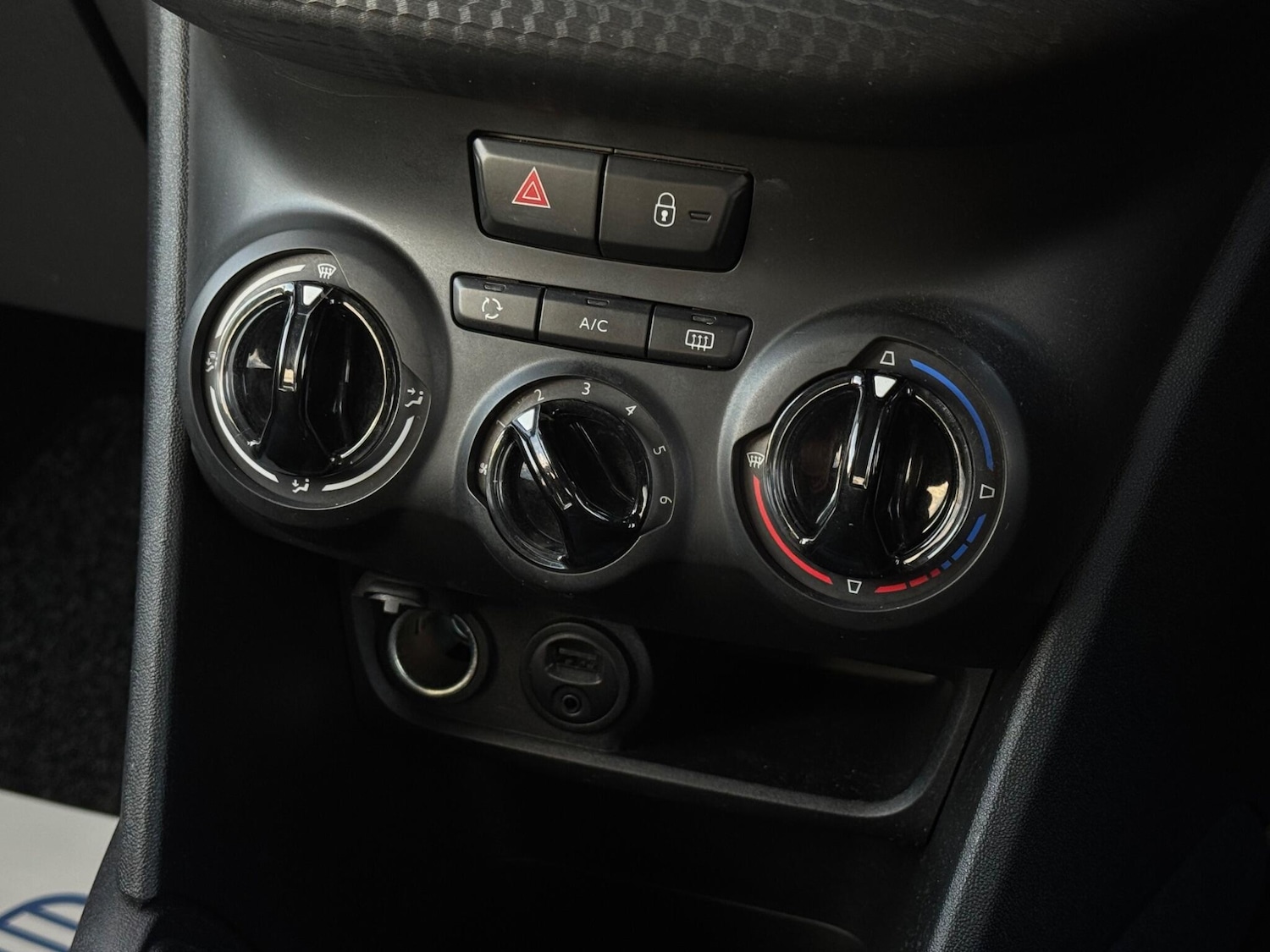 Used Peugeot 208 2017 for sale - 76239785: Photo 45