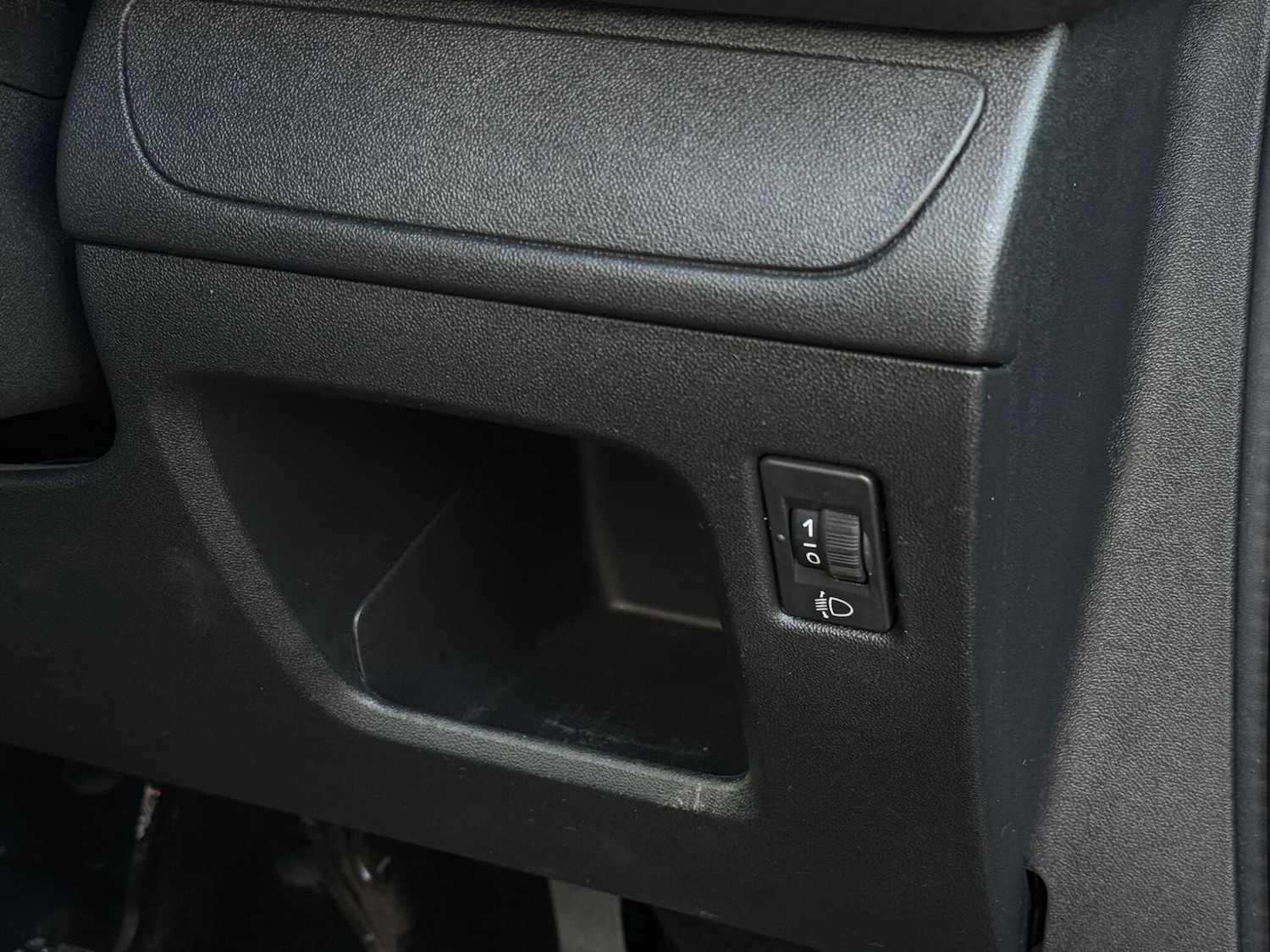 Used Peugeot 208 2017 for sale - 76239785: Photo 48