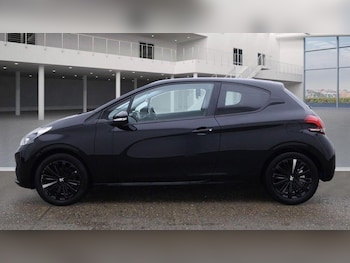 Used Peugeot 208 2017 for sale - 76239785: Photo 4