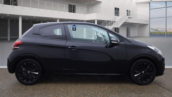 Used Peugeot 208 2017 for sale - 76239785: Photo 5