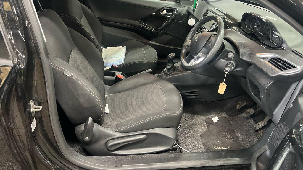 Used Peugeot 208 2017 for sale - 76239785: Photo 8