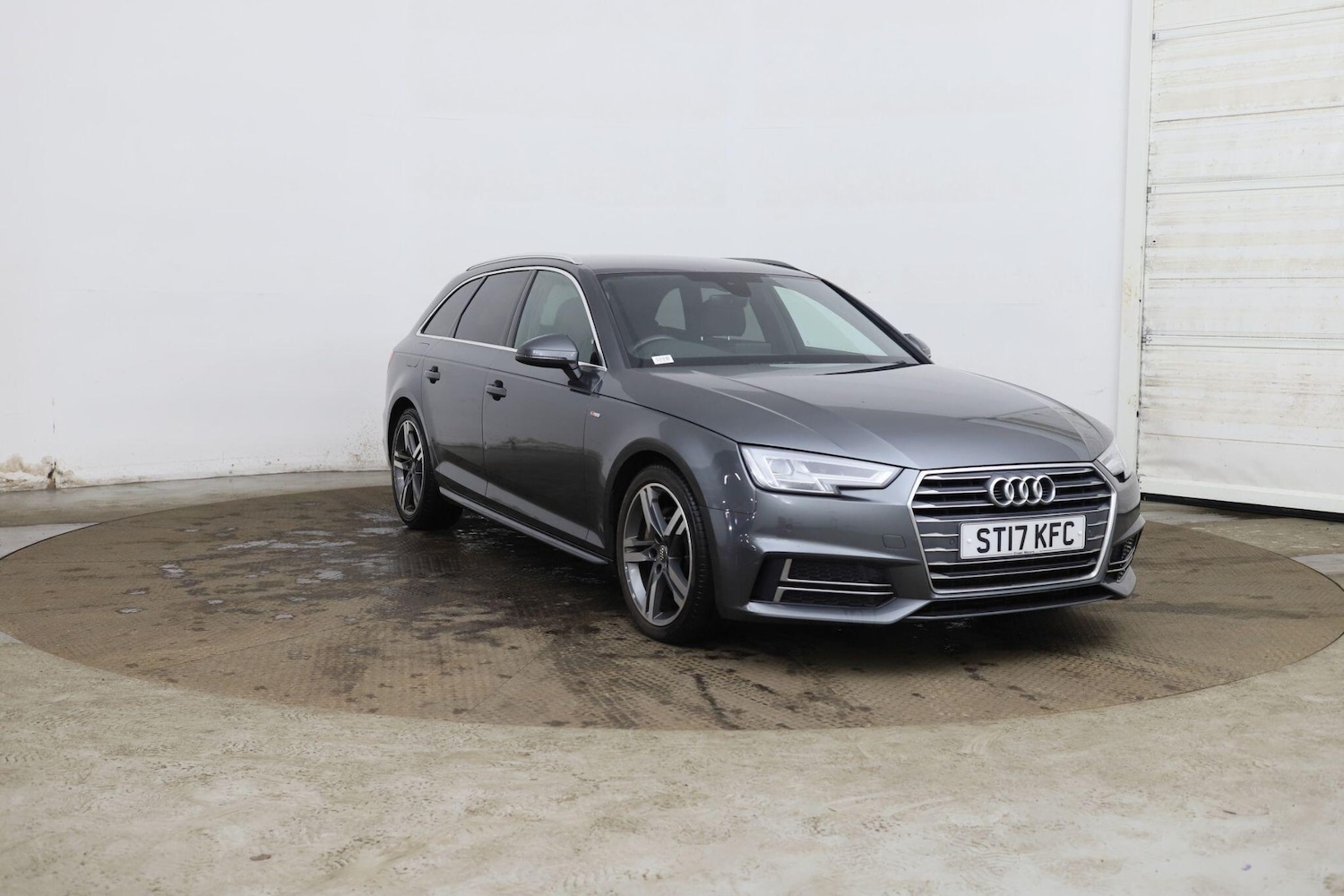 Used Audi A4 2017 for sale - 77020927: Photo 1