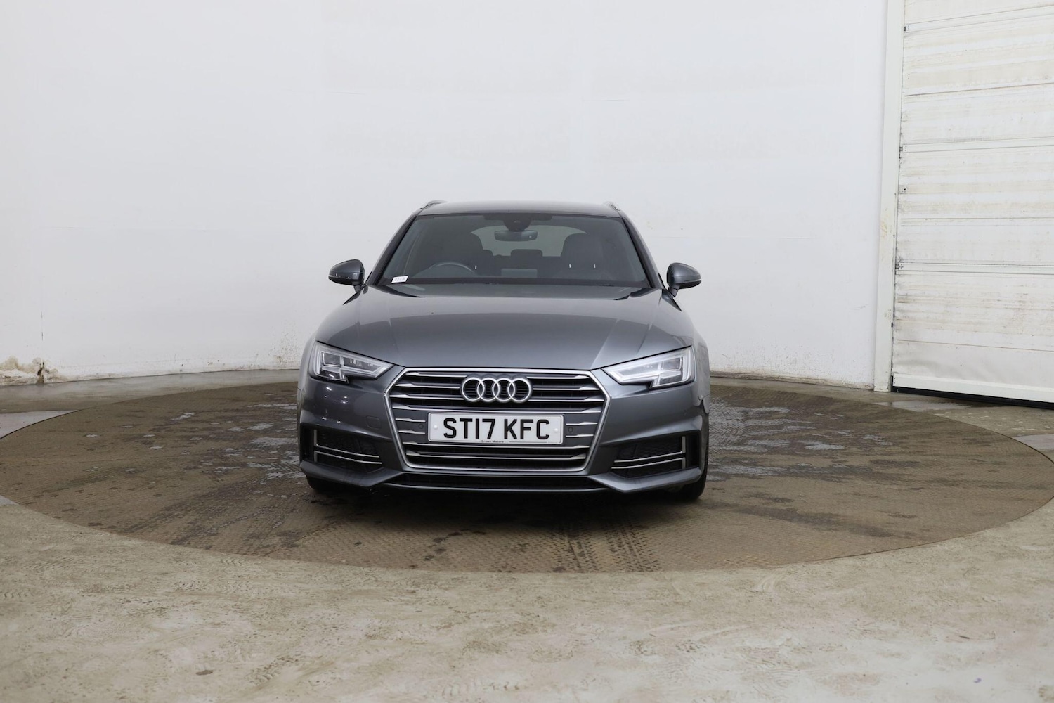 Used Audi A4 2017 for sale - 77020927: Photo 2