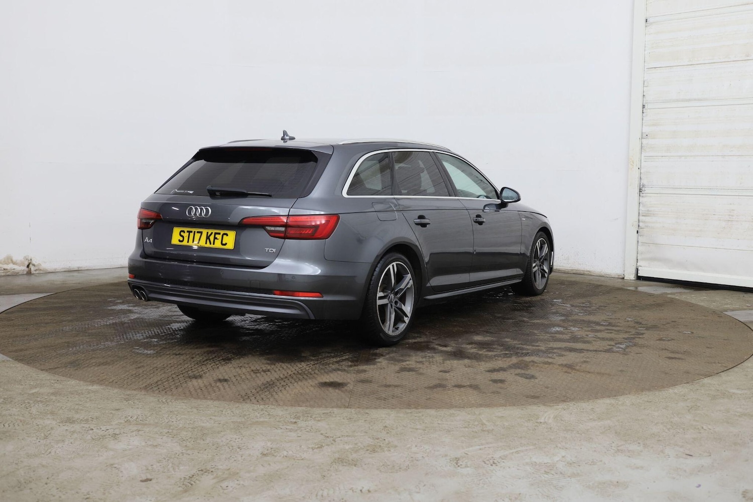 Used Audi A4 2017 for sale - 77020927: Photo 6