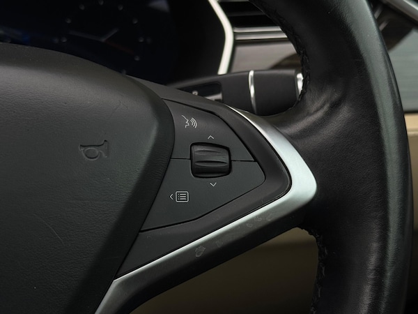 Used Tesla Model S 2016 for sale - 76158811: Photo 34