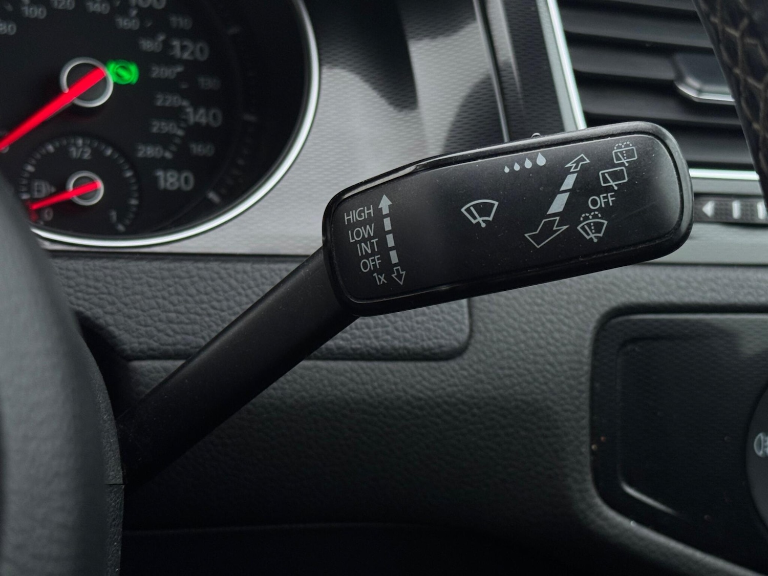 Used Volkswagen Golf 2015 for sale - 77120672: Photo 41