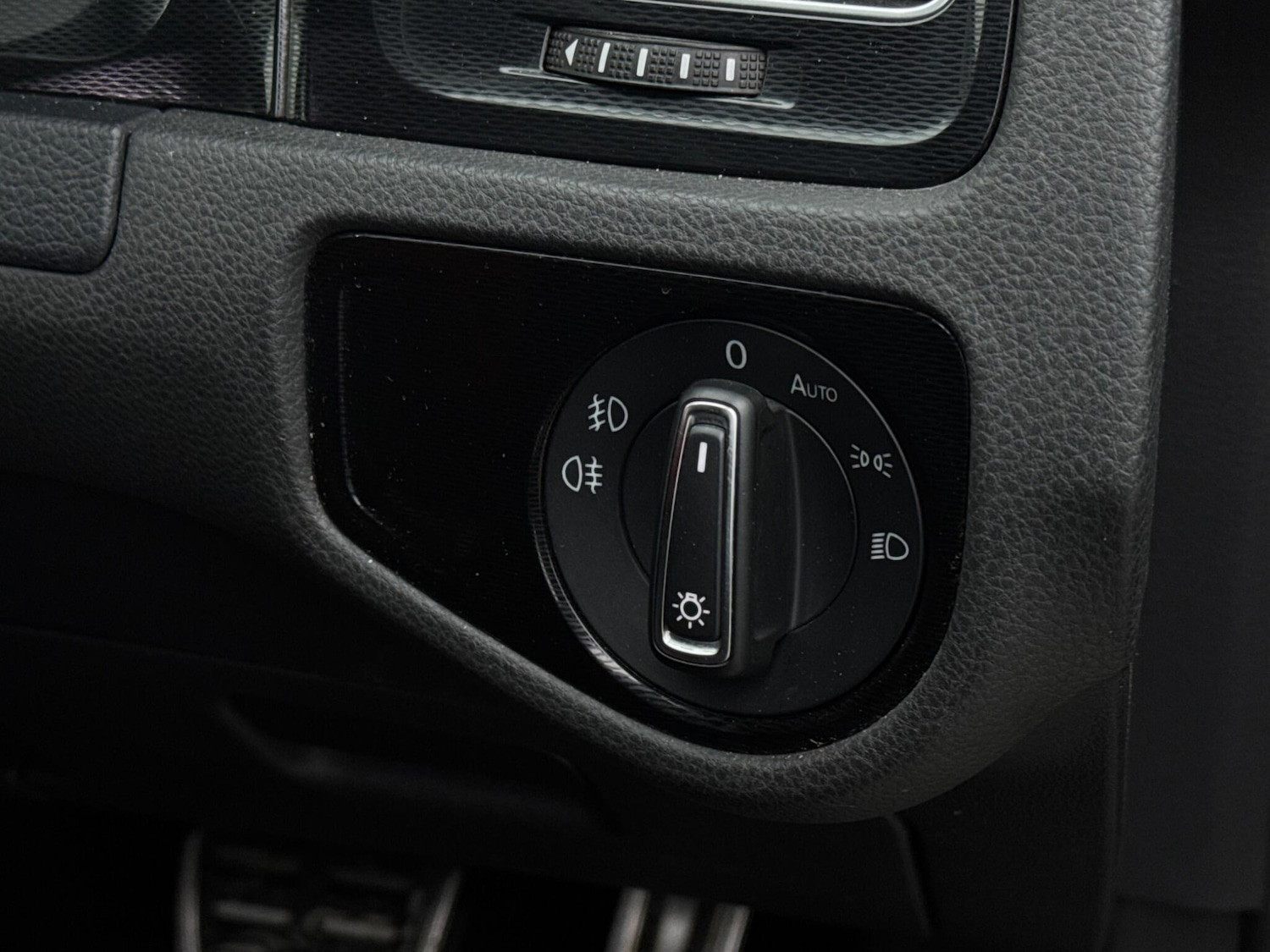 Used Volkswagen Golf 2015 for sale - 77120672: Photo 67