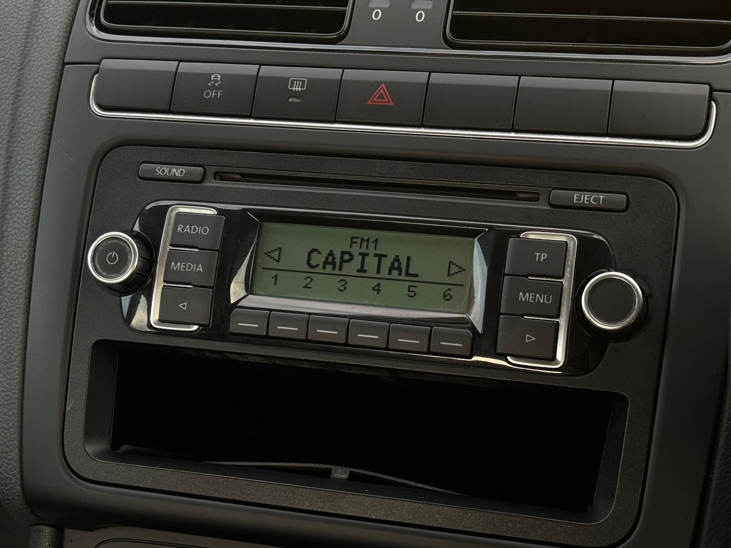 Used Volkswagen Polo 2010 for sale - 76432988: Photo 37