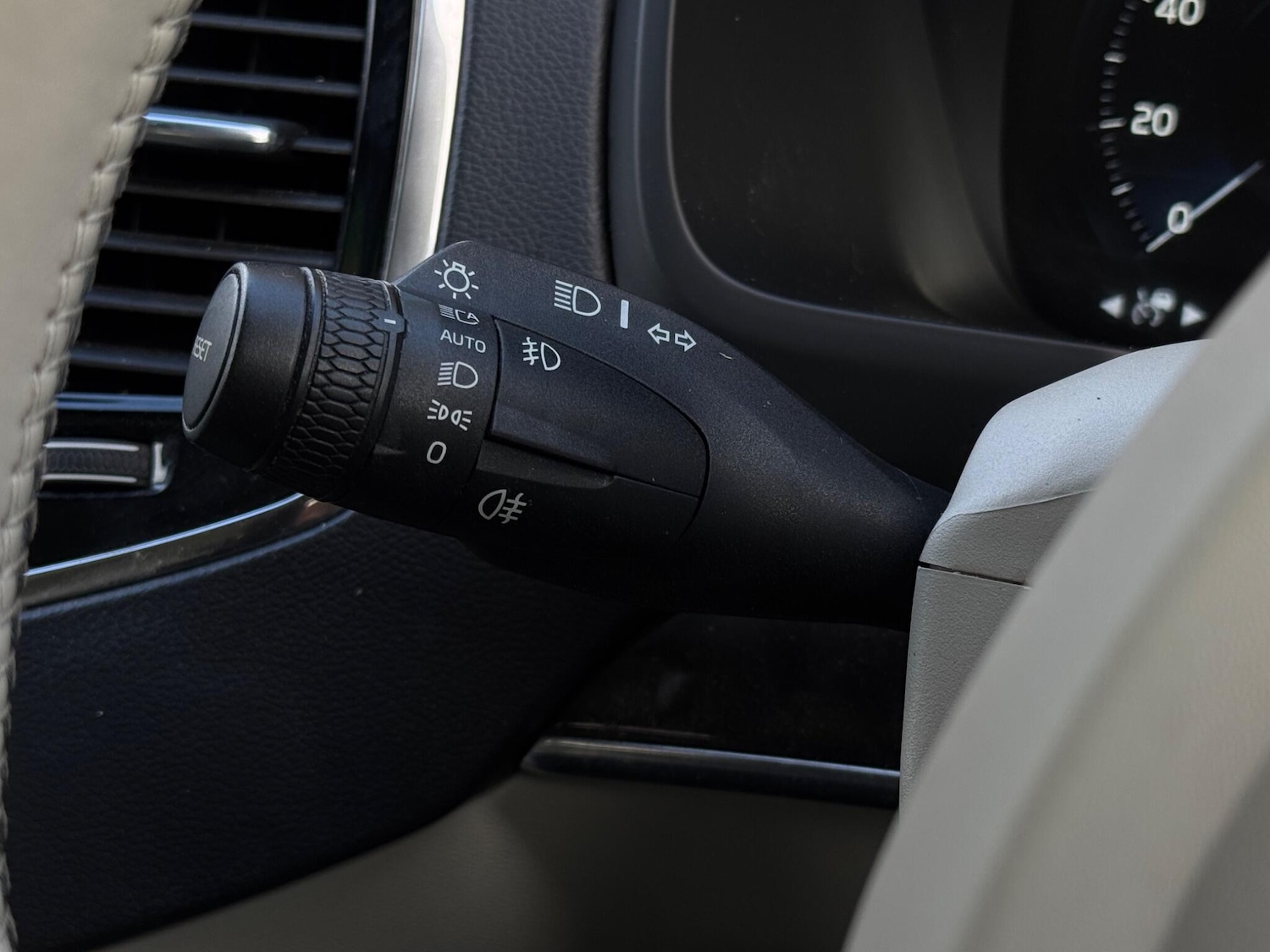 Used Volvo XC90 2017 for sale - 76227865: Photo 34