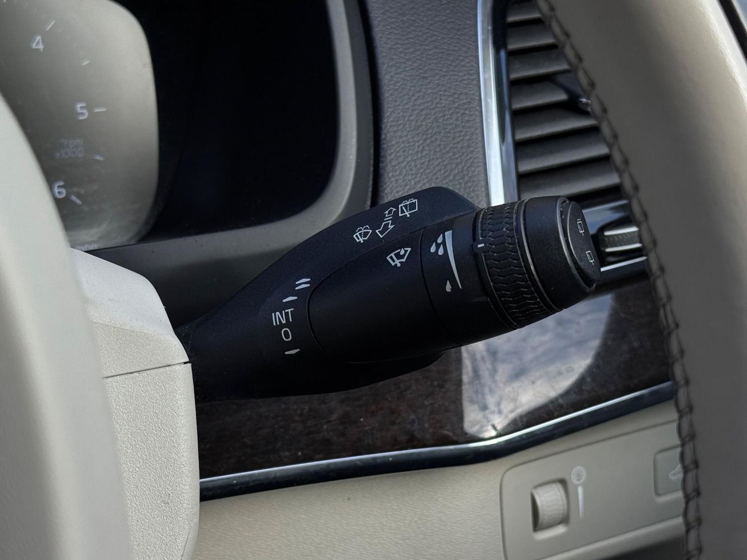 Used Volvo XC90 2017 for sale - 76227865: Photo 35