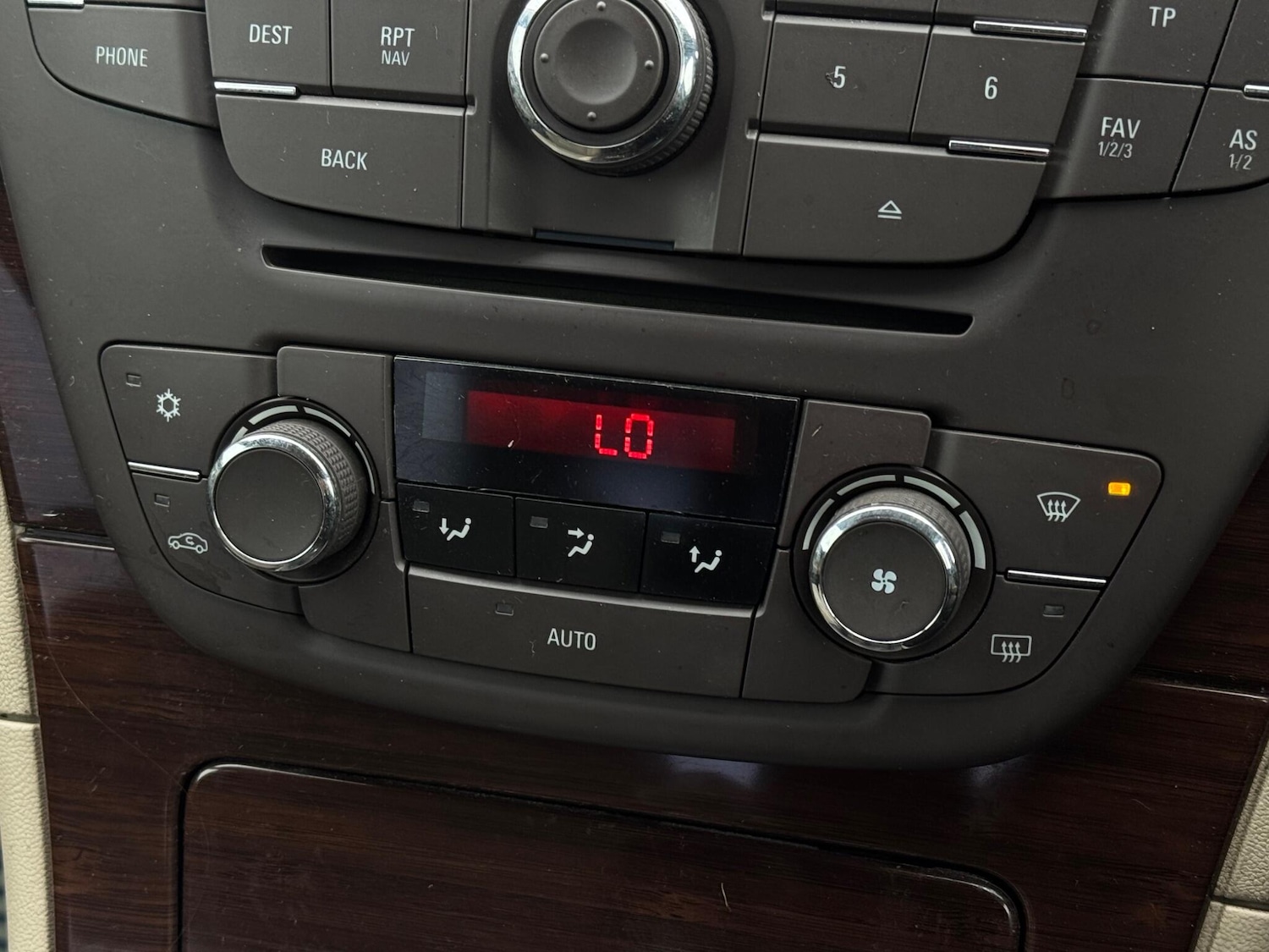 Used Vauxhall Insignia 2010 for sale - 76850458: Photo 50