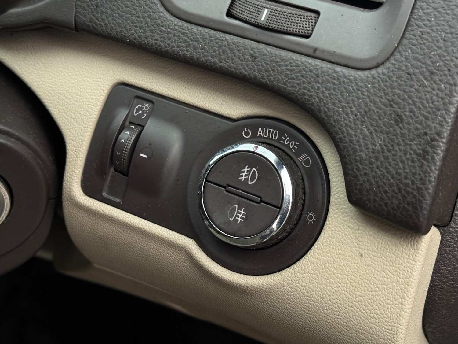 Used Vauxhall Insignia 2010 for sale - 76850458: Photo 66