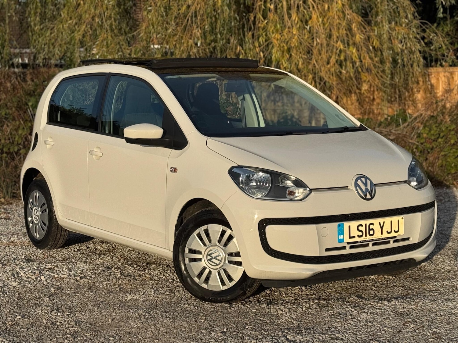 Used Volkswagen up! 2016 for sale - 76993900: Photo 1