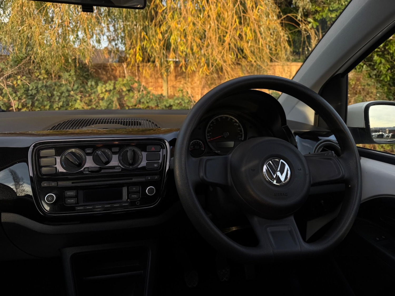 Used Volkswagen up! 2016 for sale - 76993900: Photo 30