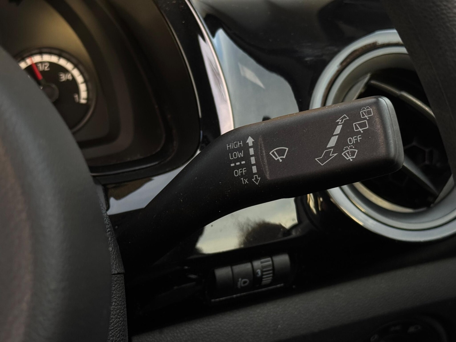 Used Volkswagen up! 2016 for sale - 76993900: Photo 34