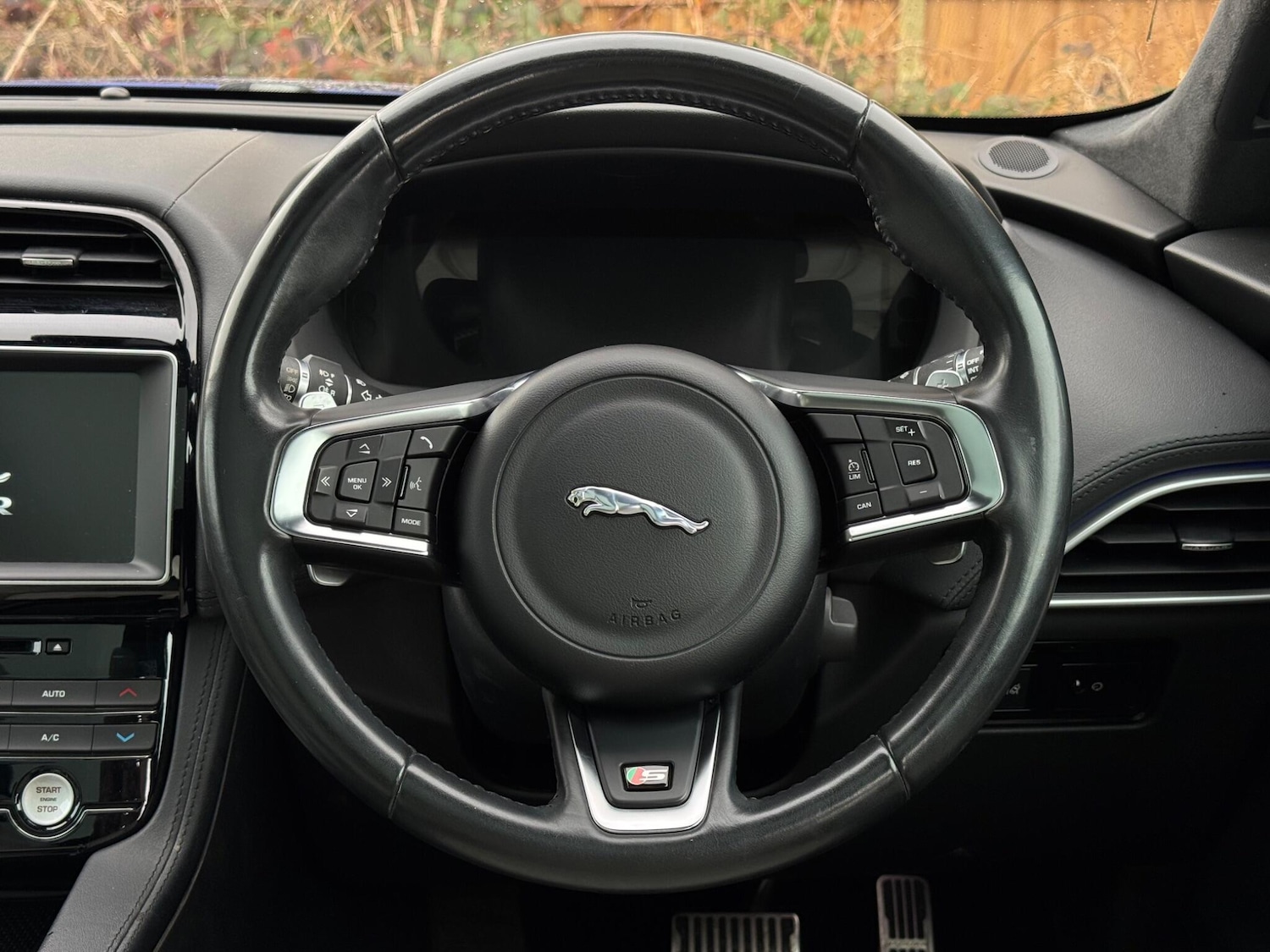 Used Jaguar F-Pace 2016 for sale - 77440056: Photo 33