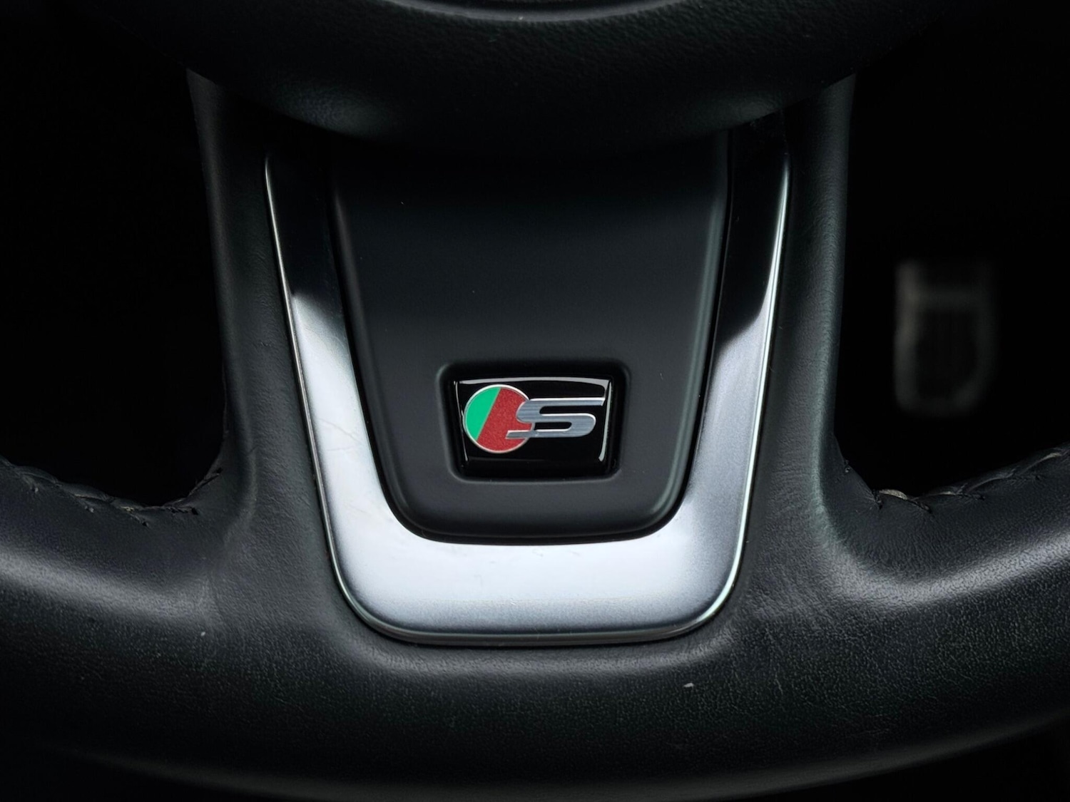 Used Jaguar F-Pace 2016 for sale - 77440056: Photo 42