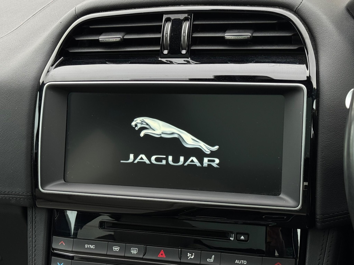 Used Jaguar F-Pace 2016 for sale - 77440056: Photo 50