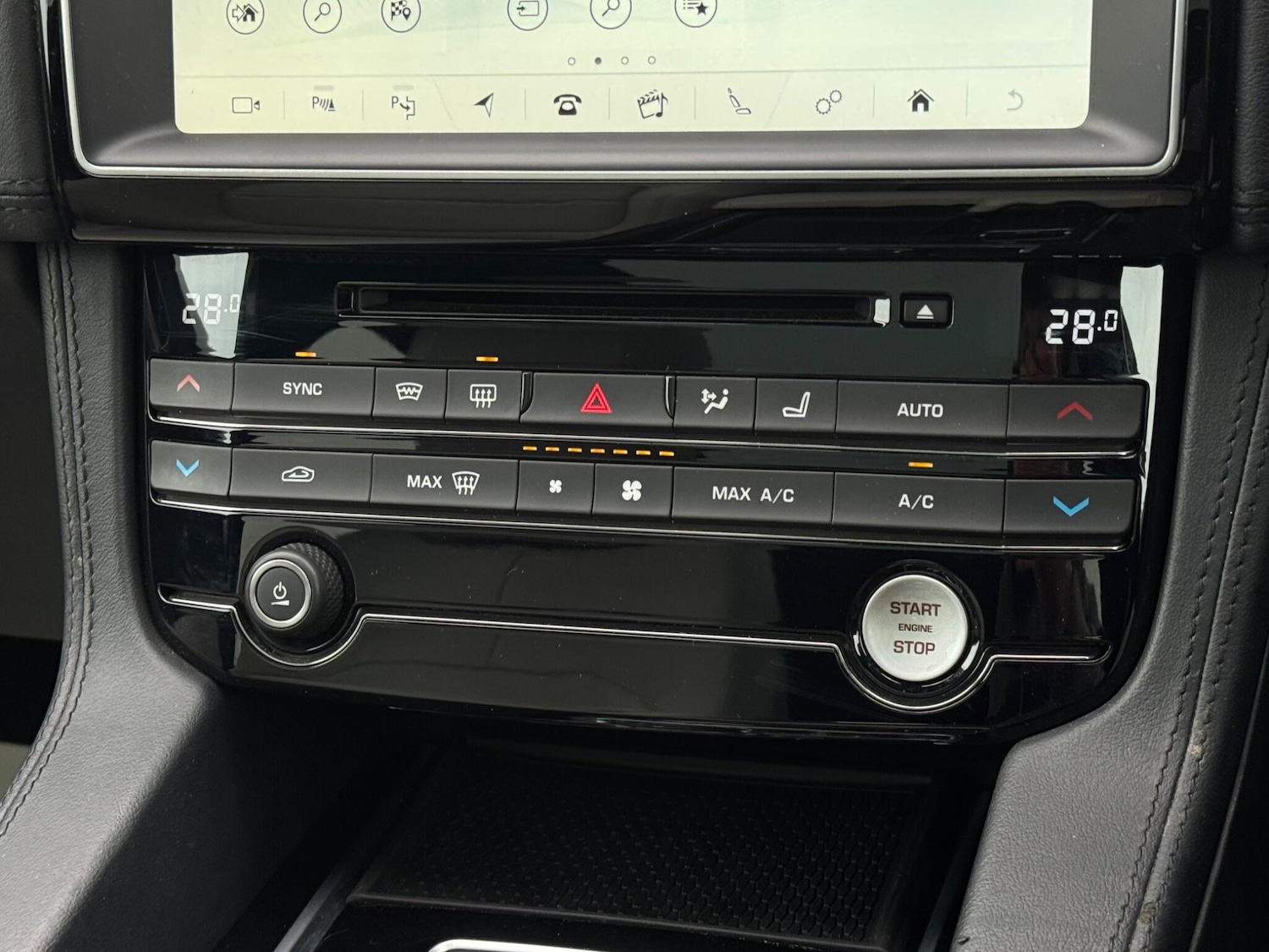 Used Jaguar F-Pace 2016 for sale - 77440056: Photo 62