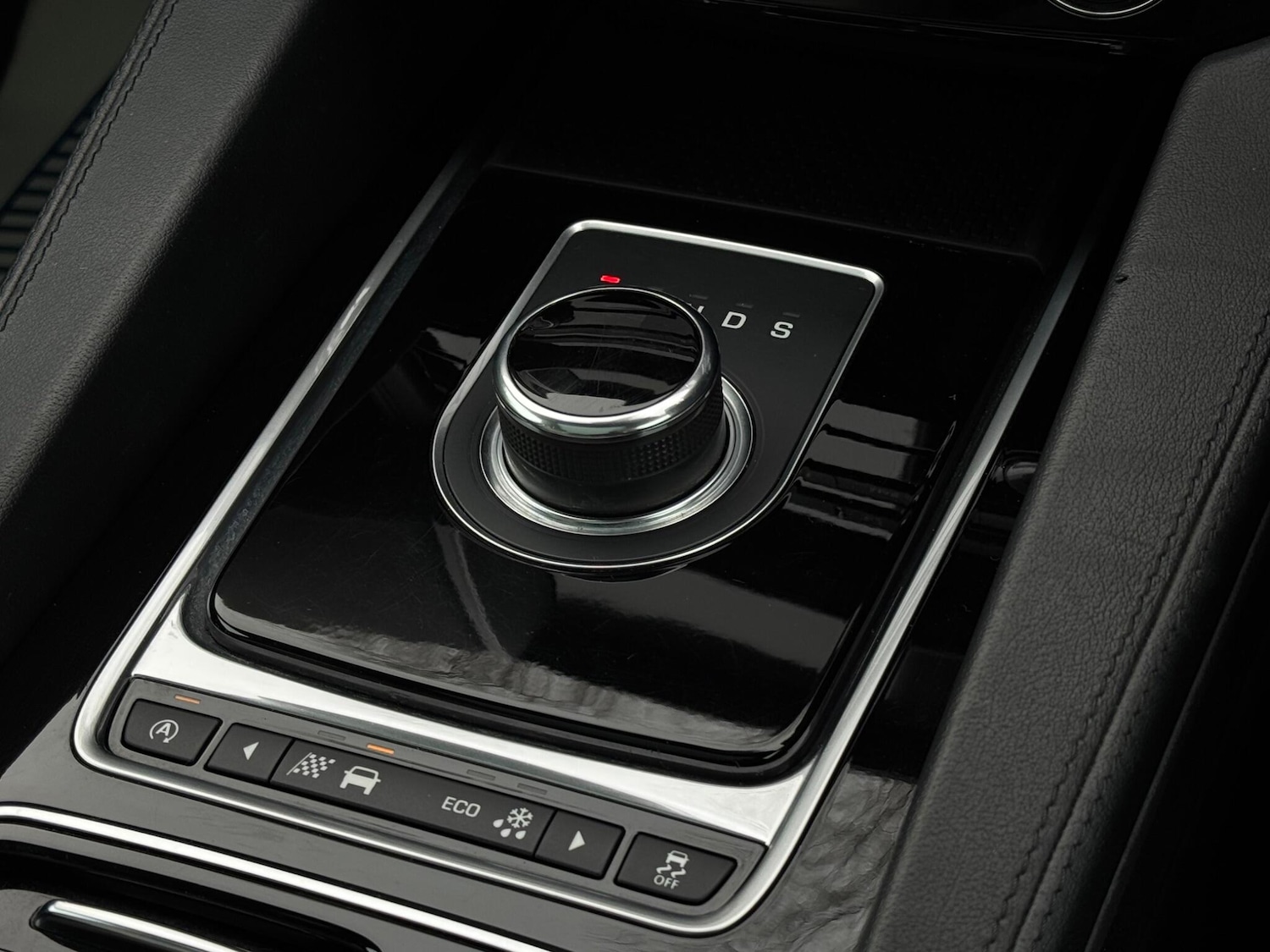 Used Jaguar F-Pace 2016 for sale - 77440056: Photo 63